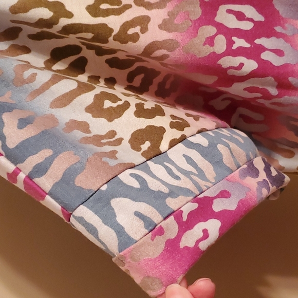 Top - Picture 2 of 4